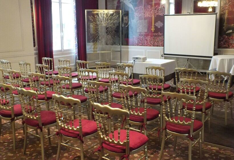 호텔 & Spa Le Grand Monarque, Bw Premier Collection