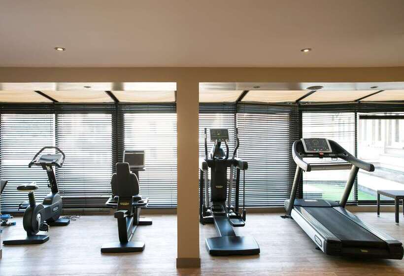 호텔 & Spa Le Grand Monarque, Bw Premier Collection