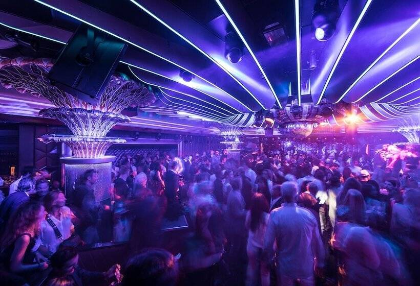 فندق Byblos Saint Tropez