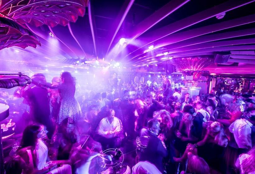 فندق Byblos Saint Tropez