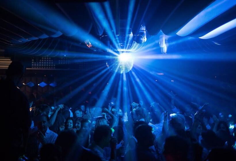 فندق Byblos Saint Tropez