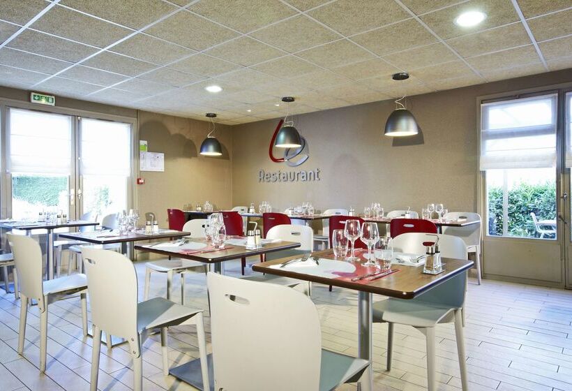 فندق Campanile Chanas