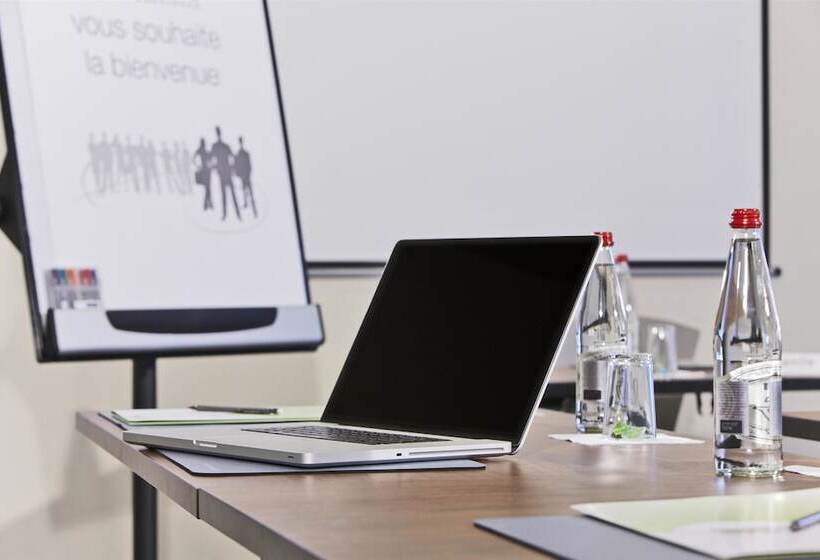 فندق Campanile Chanas