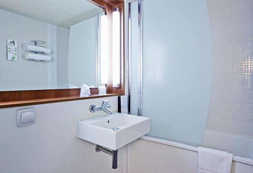 فندق Campanile Chanas