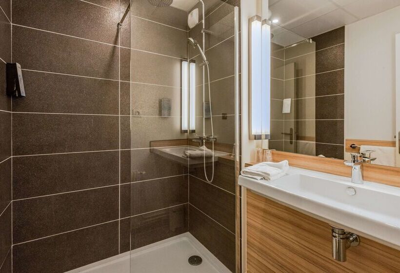 Отель Campanile Chartres Centre   Gare   Cathédrale