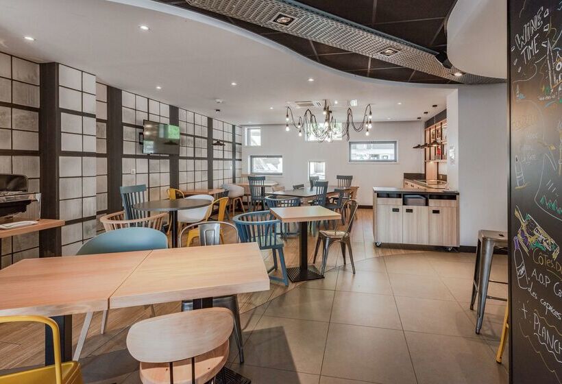 Отель Campanile Chartres Centre   Gare   Cathédrale