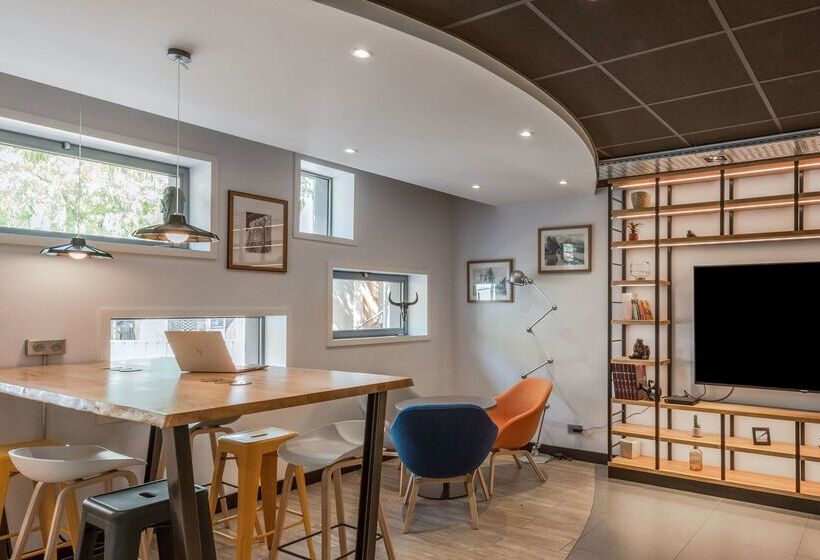 Отель Campanile Chartres Centre   Gare   Cathédrale