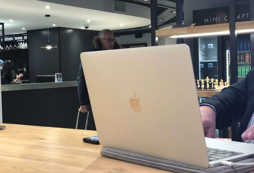 Отель Campanile Chartres Centre   Gare   Cathédrale