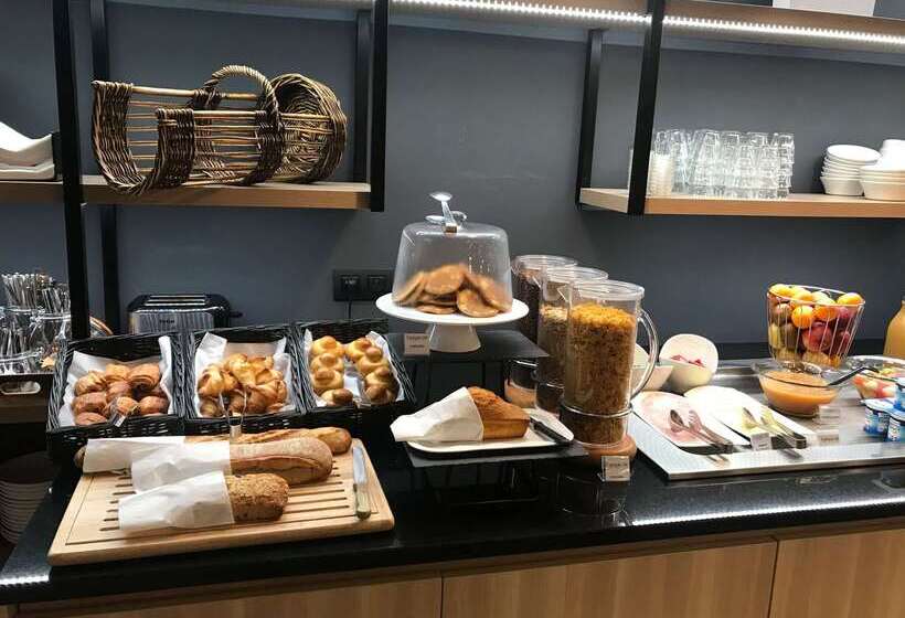 Отель Campanile Chartres Centre   Gare   Cathédrale