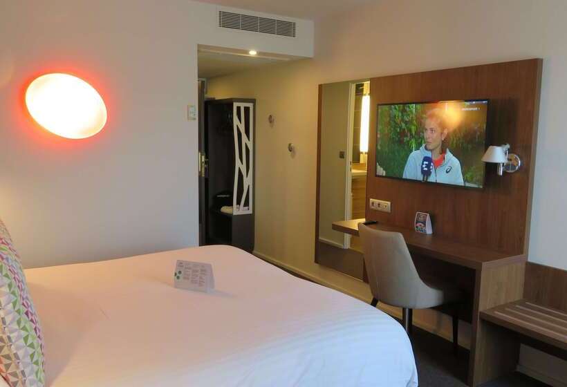 Отель Campanile Chartres Centre   Gare   Cathédrale