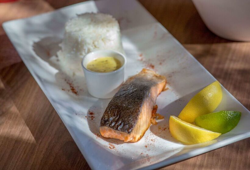 فندق Campanile Montesson Le Vesinet