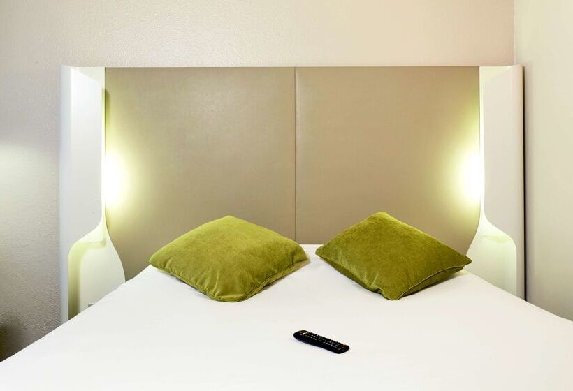 Отель Campanile Montesson Le Vesinet