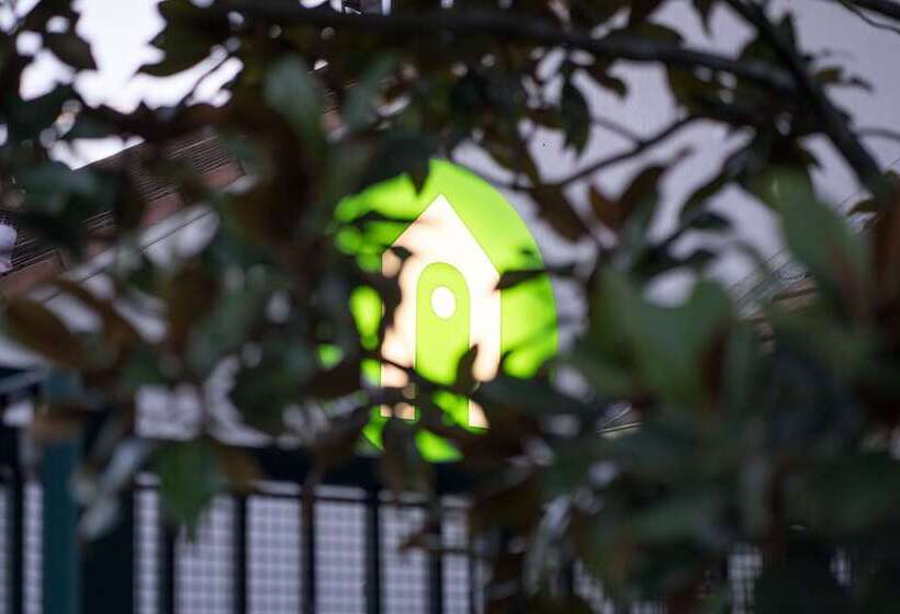 فندق Campanile Montesson Le Vesinet