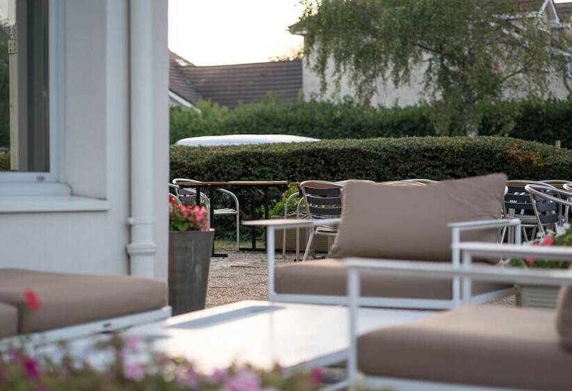 فندق Campanile Montesson Le Vesinet