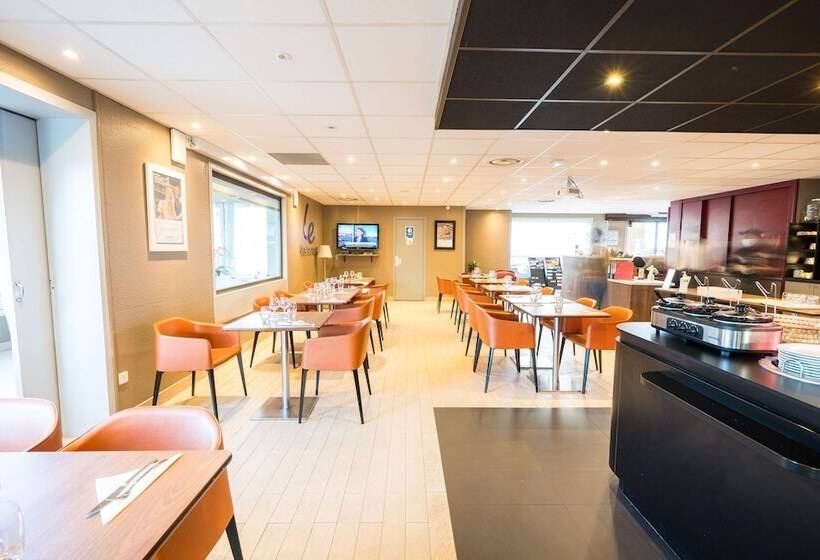 فندق Campanile Montesson Le Vesinet