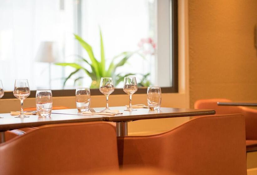 فندق Campanile Montesson Le Vesinet