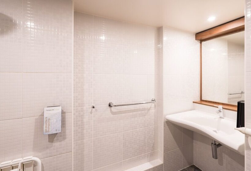 فندق Campanile Montesson Le Vesinet