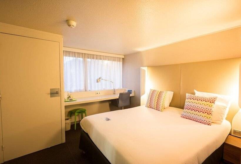 Отель Campanile Montesson Le Vesinet