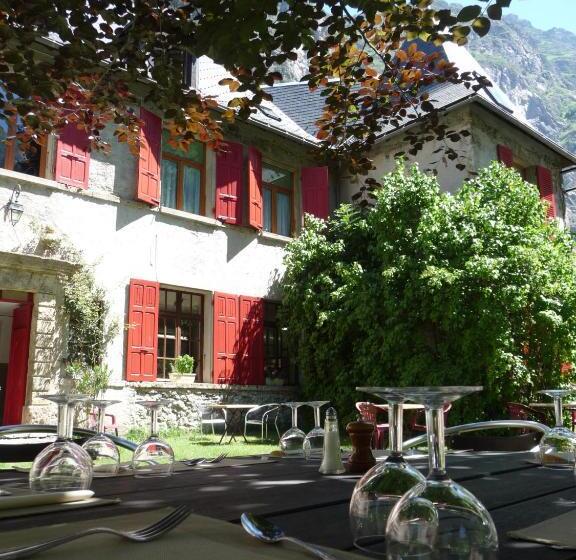 فندق Chateau De La Muzelle