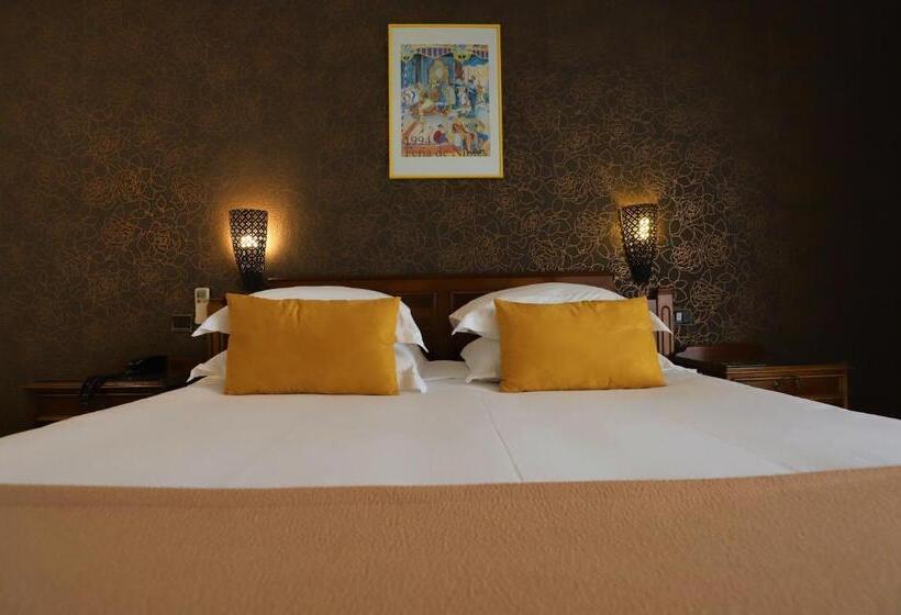 هتل Des Tuileries