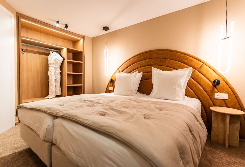 فندق Fahrenheit Seven Courchevel