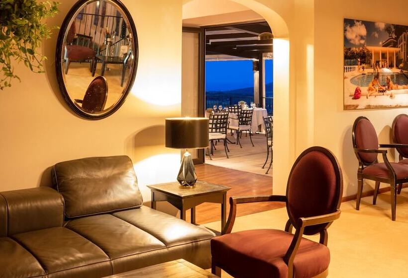 호텔 Hostellerie Le Baou