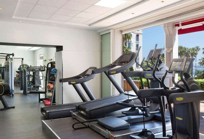 בית מלון כפרי Hôtel Barrière Le Majestic Cannes