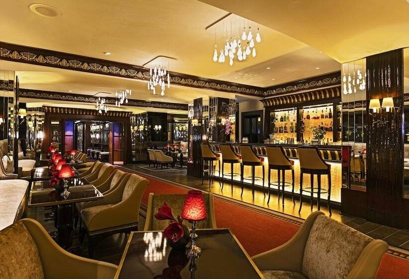 בית מלון כפרי Hôtel Barrière Le Majestic Cannes