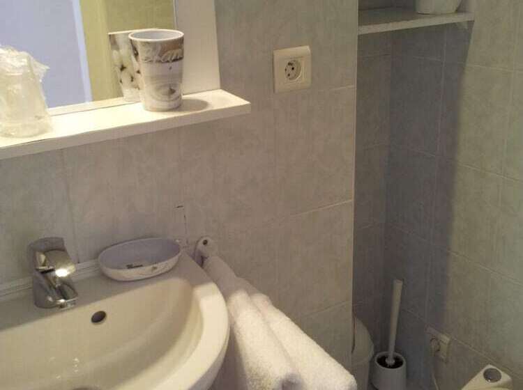 فندق Hôtel L Oustaou