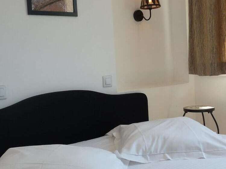 فندق Hôtel L Oustaou