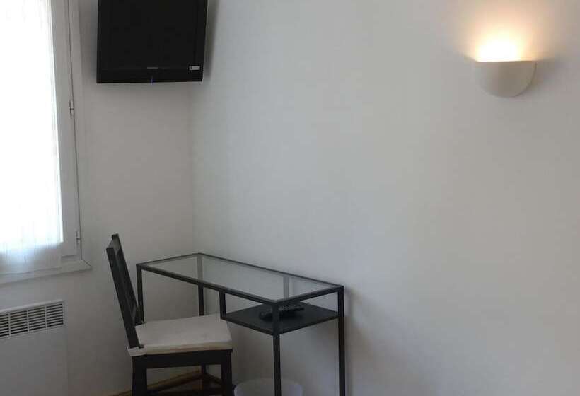 فندق Hôtel L Oustaou