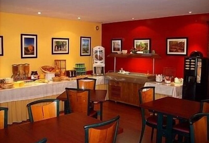 호텔 Hôtel Le Chêne Vert