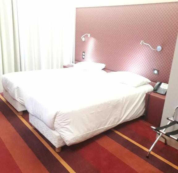 בית מלון כפרי Hôtel Le Châteaubriant