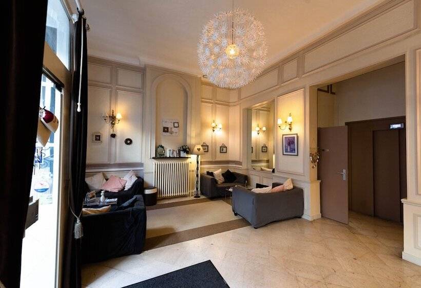 ホテル Hôtel Le Lion D'or