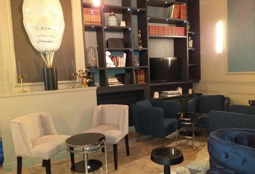 Отель Hôtel Le Mas De Couran