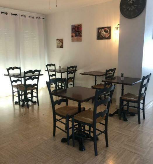 ホテル Hôtel Le Relais