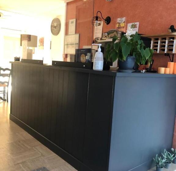 ホテル Hôtel Le Relais