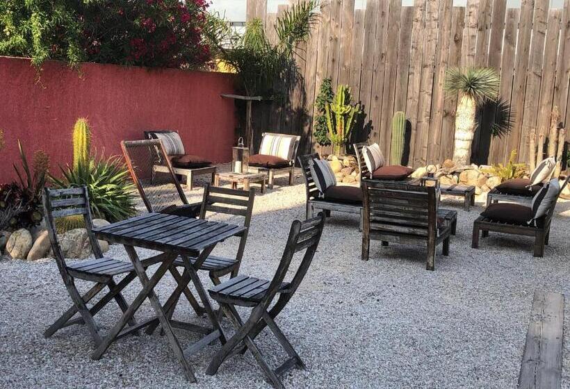 ホテル Hôtel Les Mimosas