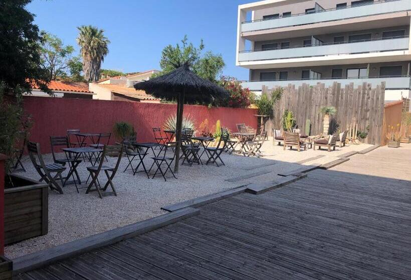 ホテル Hôtel Les Mimosas