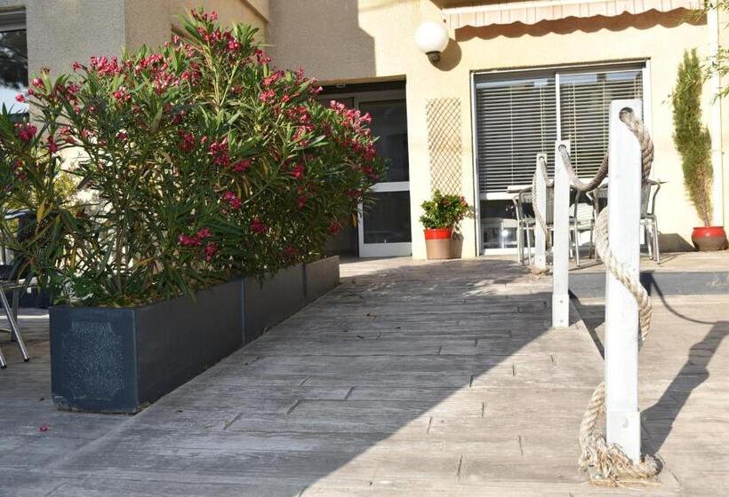 ホテル Hôtel Les Mimosas