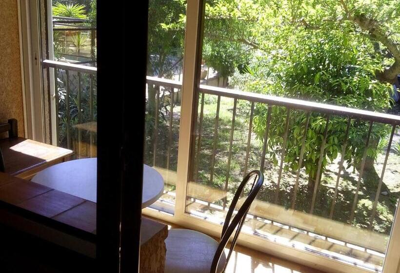 فندق Hôtel Les Palmiers