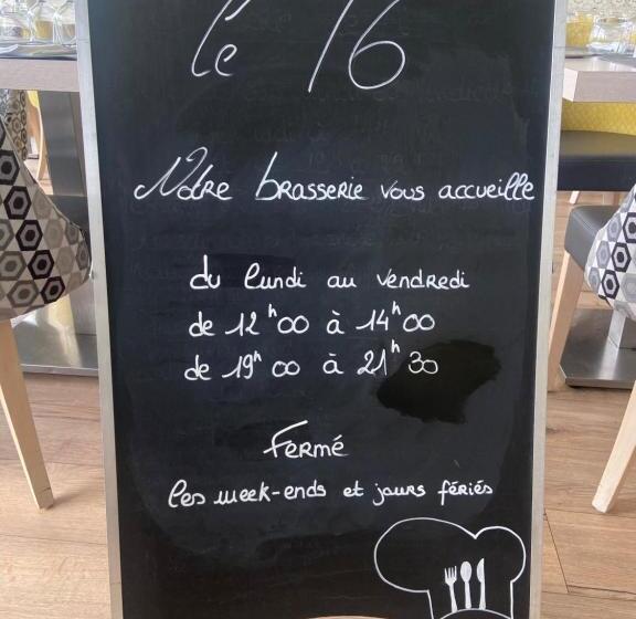 בית מלון כפרי Hôtel Mercure Annecy Sud