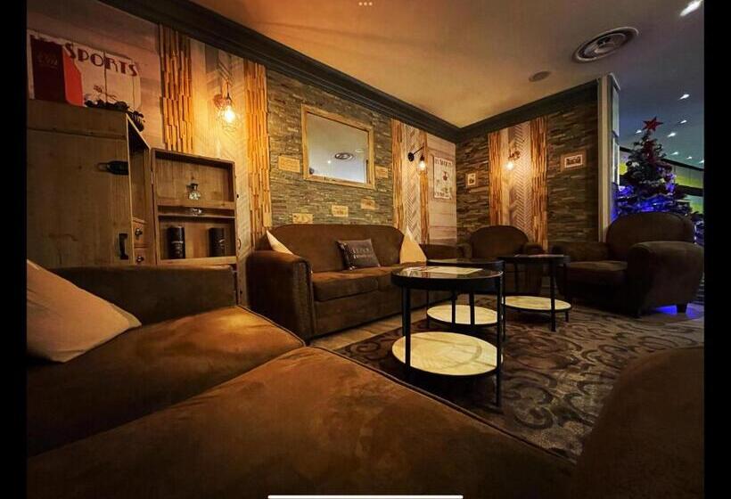 בית מלון כפרי Hôtel Mercure Annecy Sud