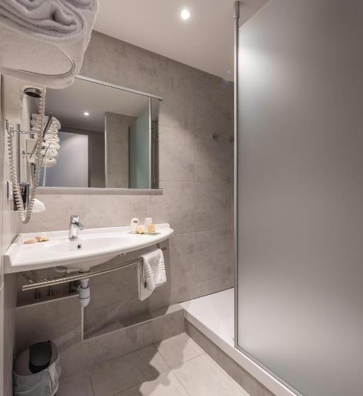هتل Hôtel Mercure Annecy Sud