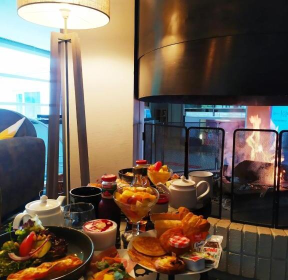 בית מלון כפרי Hôtel Mercure Annecy Sud