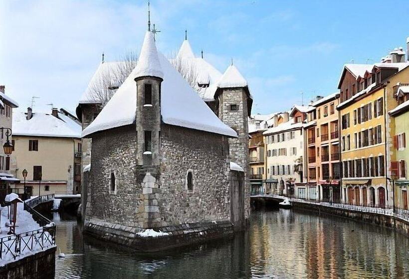 هتل Hôtel Mercure Annecy Sud