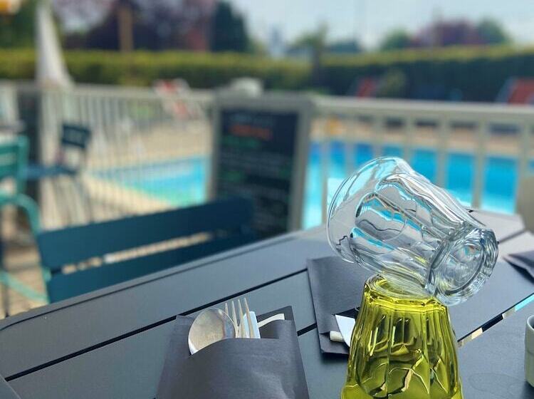 هتل Hôtel Mercure Reims Parc Des Expositions