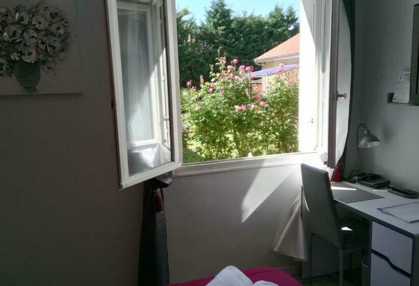 Отель Hôtel Montespan