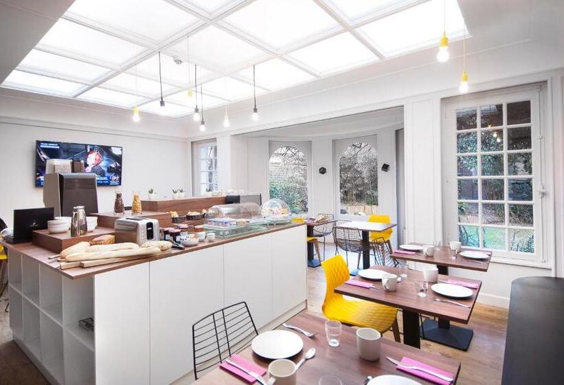 Отель Hôtel Métropole