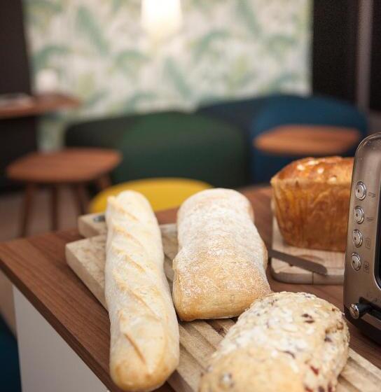 Отель Hôtel Métropole